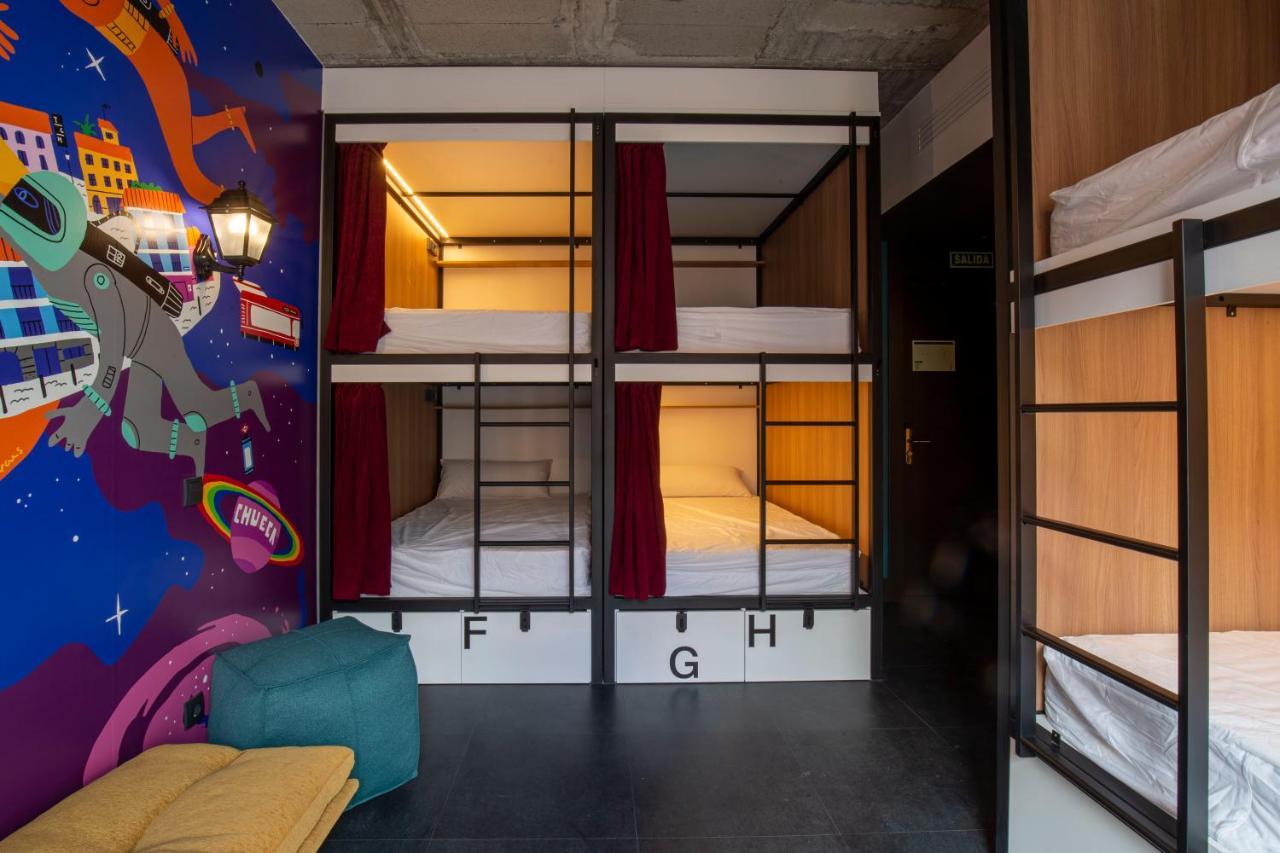 Einzelbett im Premium Schlafsaal mit 8 Betten